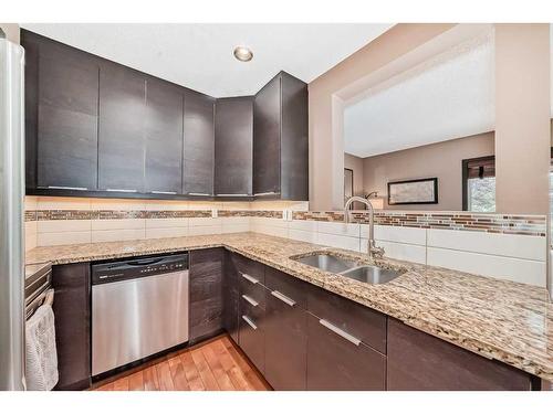 72 Somervale Park Sw, Calgary, AB - Indoor Photo Showing Kitchen With Double Sink