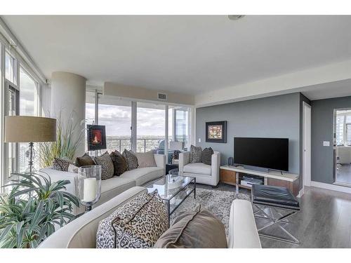 2902-510 6 Avenue Se, Calgary, AB - Indoor Photo Showing Living Room