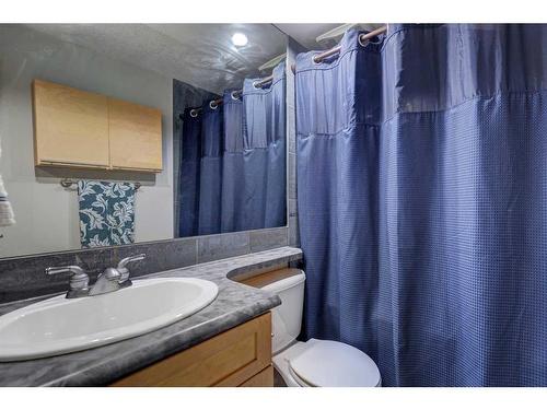 703-1225 15 Avenue Sw, Calgary, AB - Indoor Photo Showing Bathroom