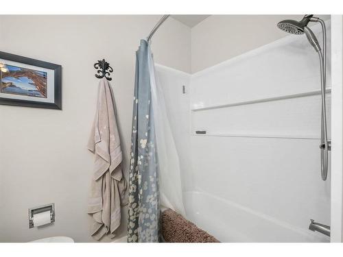 7206 Silver Mead Road Nw, Calgary, AB - Indoor Photo Showing Bathroom