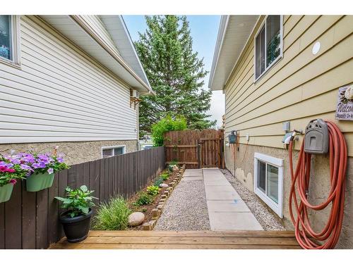 7206 Silver Mead Road Nw, Calgary, AB - Outdoor With Exterior