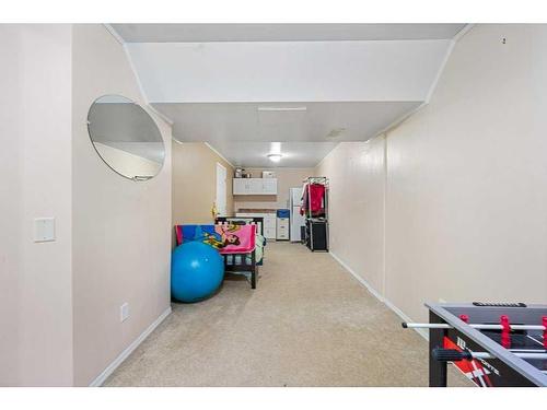 338 Elgin Point Se, Calgary, AB - Indoor