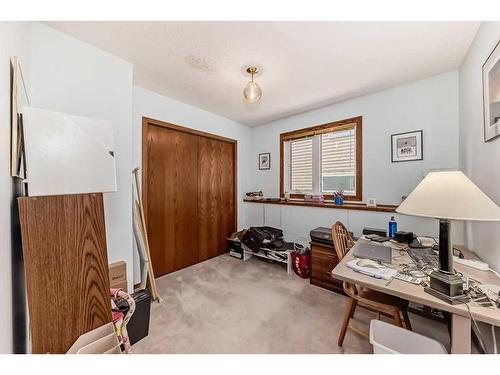 84 Deersaxon Circle Se, Calgary, AB - Indoor