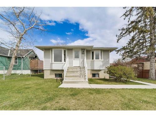 7428 26A Street Se, Calgary, AB - Outdoor