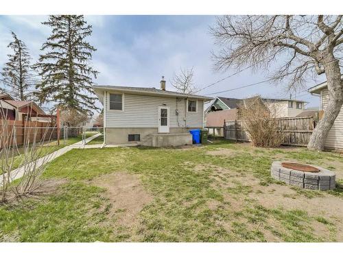 7428 26A Street Se, Calgary, AB - Outdoor