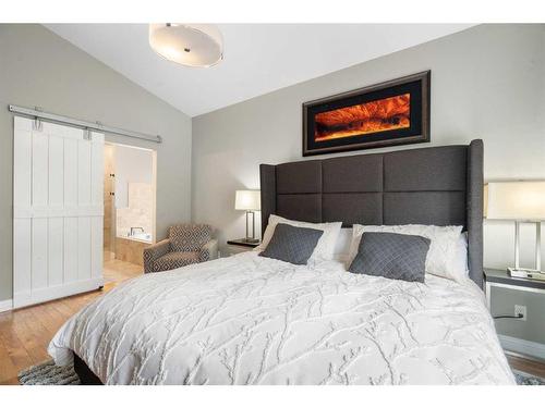 78 Sienna Park Place Sw, Calgary, AB - Indoor Photo Showing Bedroom