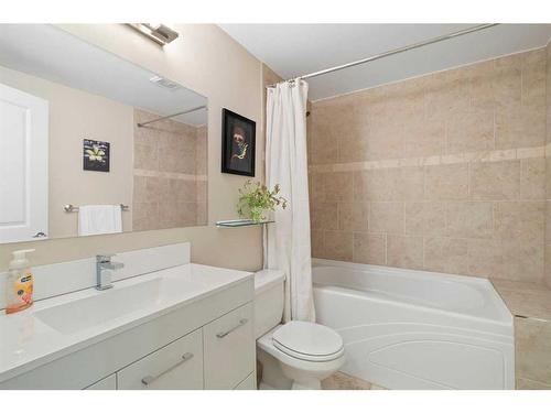 78 Sienna Park Place Sw, Calgary, AB - Indoor Photo Showing Bathroom