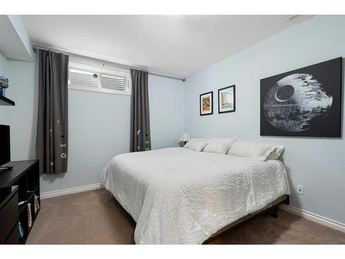 78 Sienna Park Place Sw, Calgary, AB - Indoor Photo Showing Bedroom