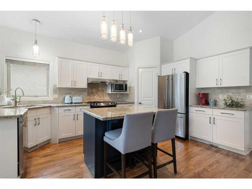 78 Sienna Park Place Sw, Calgary, AB - Indoor Photo Showing Kitchen With Upgraded Kitchen