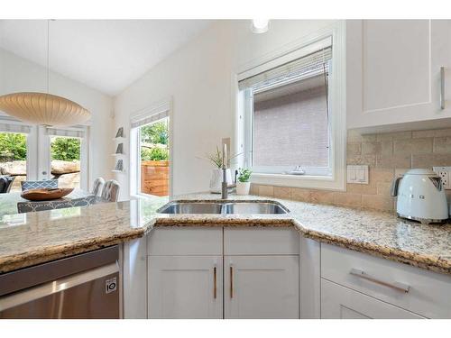 78 Sienna Park Place Sw, Calgary, AB - Indoor Photo Showing Kitchen With Double Sink