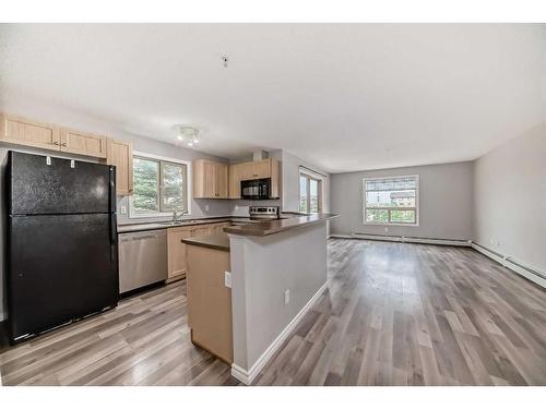 1225-60 Panatella Street Nw, Calgary, AB - Indoor Photo Showing Kitchen