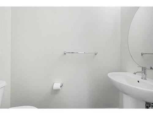 99 Cornerstone Road Ne, Calgary, AB - Indoor Photo Showing Bathroom