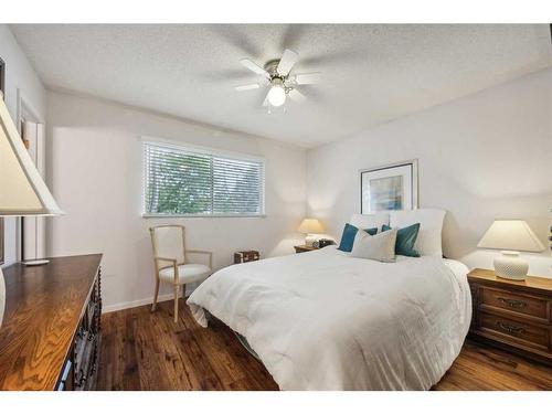 6315 Dalton Drive Nw, Calgary, AB - Indoor Photo Showing Bedroom