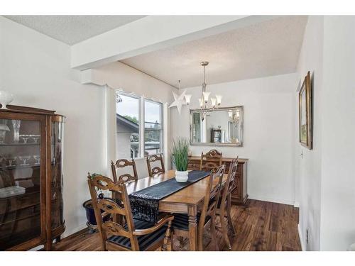 6315 Dalton Drive Nw, Calgary, AB - Indoor Photo Showing Dining Room