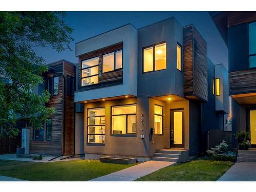 220A 10 Street Ne, Calgary, AB - Outdoor