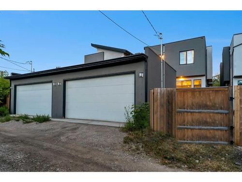 220A 10 Street Ne, Calgary, AB - Outdoor With Exterior