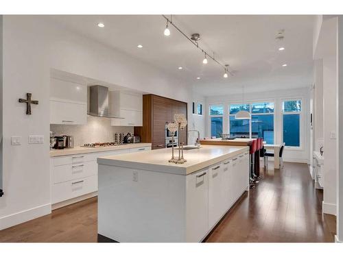 220A 10 Street Ne, Calgary, AB - Indoor Photo Showing Kitchen With Upgraded Kitchen