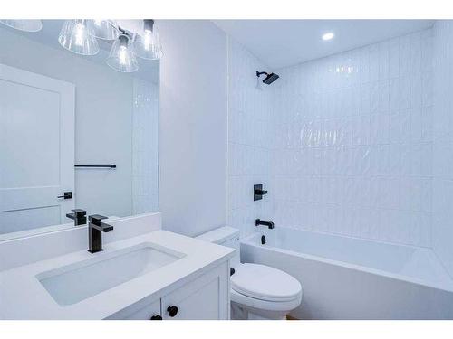 1215 Regal Crescent Ne, Calgary, AB - Indoor Photo Showing Bathroom