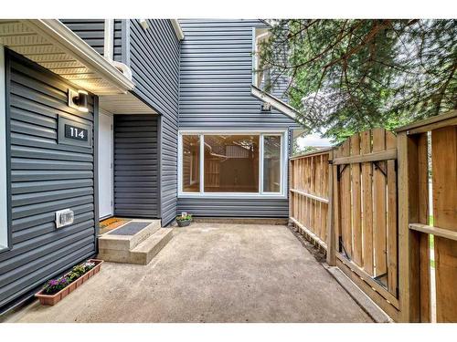 114-34 Glamis Green Sw, Calgary, AB - Outdoor With Exterior
