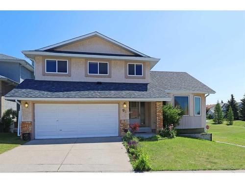 93 Hawkdale Circle Nw, Calgary, AB - Outdoor With Facade