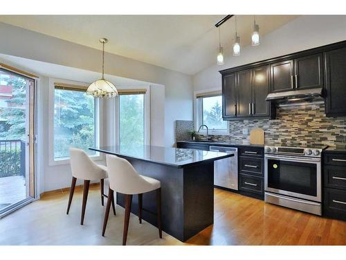 93 Hawkdale Circle Nw, Calgary, AB - Indoor Photo Showing Kitchen With Upgraded Kitchen