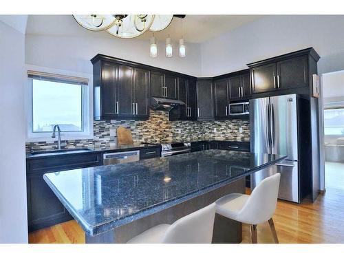 93 Hawkdale Circle Nw, Calgary, AB - Indoor Photo Showing Kitchen With Stainless Steel Kitchen With Double Sink With Upgraded Kitchen