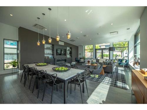 2605-310 12 Avenue Sw, Calgary, AB - Indoor Photo Showing Dining Room