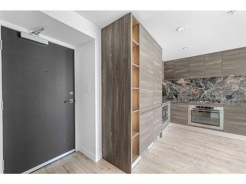 2605-310 12 Avenue Sw, Calgary, AB - Indoor Photo Showing Bathroom