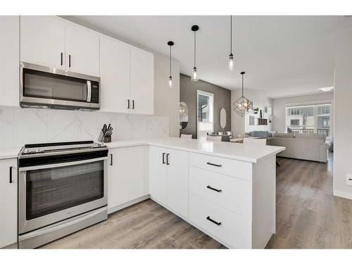 884 Belmont Drive Sw, Calgary, AB - Indoor Photo Showing Kitchen With Upgraded Kitchen