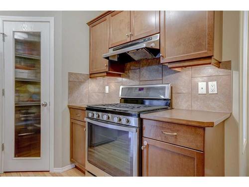 183 Cranberry Way Se, Calgary, AB - Indoor Photo Showing Kitchen