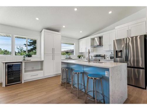 78 Gloucester Crescent Sw, Calgary, AB - Indoor Photo Showing Kitchen With Upgraded Kitchen