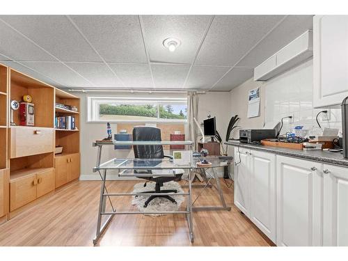 1123 14 Street Nw, Calgary, AB - Indoor Photo Showing Office