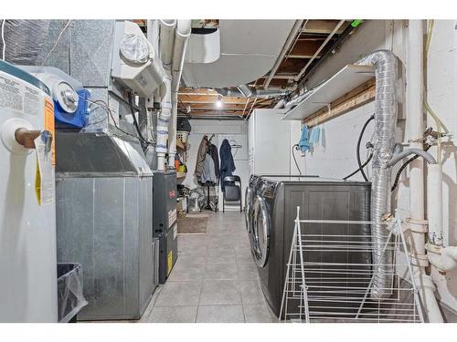 1123 14 Street Nw, Calgary, AB - Indoor Photo Showing Laundry Room