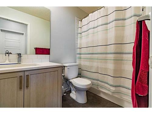 201-40 Carrington Plaza Nw, Calgary, AB - Indoor Photo Showing Bathroom