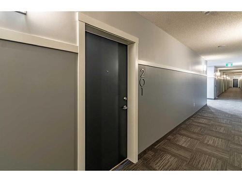 201-40 Carrington Plaza Nw, Calgary, AB - Indoor Photo Showing Other Room