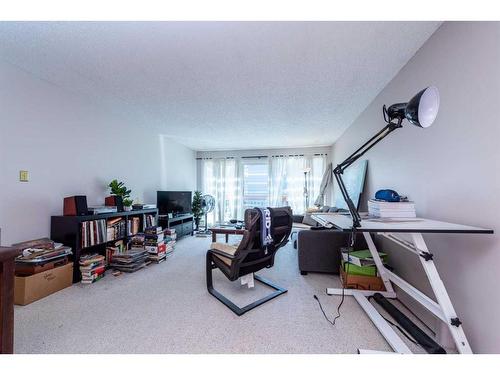 410-816 89 Avenue Sw, Calgary, AB - Indoor Photo Showing Other Room