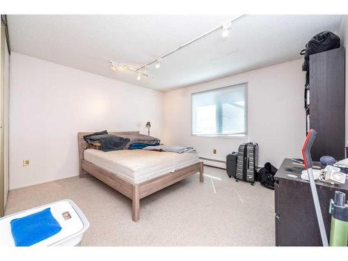 410-816 89 Avenue Sw, Calgary, AB - Indoor Photo Showing Bedroom