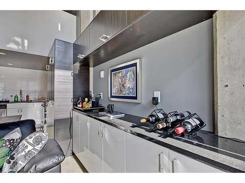 405-535 8 Avenue Se, Calgary, AB - Indoor Photo Showing Kitchen