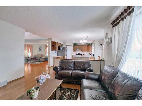 120 Citadel Close Nw, Calgary, AB - Indoor Photo Showing Living Room