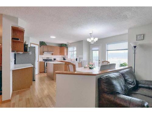 120 Citadel Close Nw, Calgary, AB - Indoor Photo Showing Kitchen