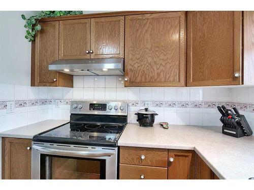 120 Citadel Close Nw, Calgary, AB - Indoor Photo Showing Kitchen