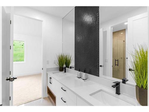 419 Patterson Boulevard Sw, Calgary, AB - Indoor Photo Showing Bathroom