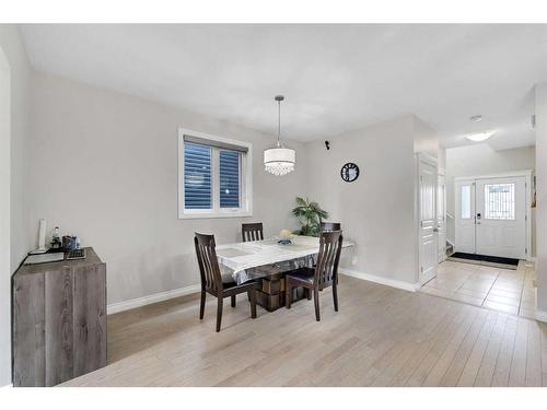 433 Redstone Grove Ne, Calgary, AB - Indoor Photo Showing Dining Room