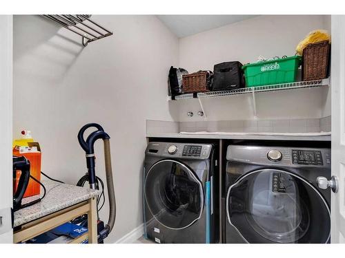 433 Redstone Grove Ne, Calgary, AB - Indoor Photo Showing Laundry Room