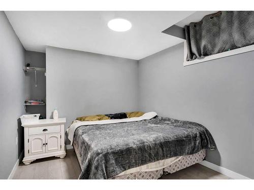 433 Redstone Grove Ne, Calgary, AB - Indoor Photo Showing Bedroom