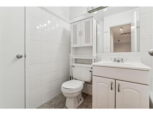 107-3316 Rideau Place Sw, Calgary, AB - Indoor Photo Showing Bathroom