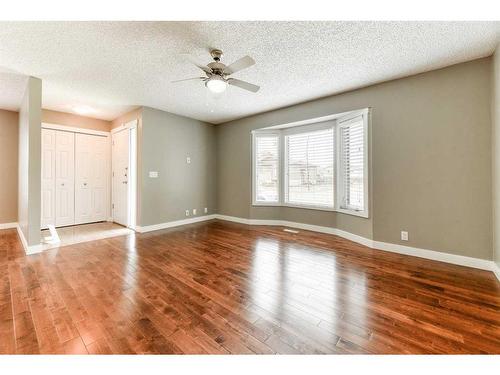76 Whitehaven Road Ne, Calgary, AB - Indoor Photo Showing Other Room