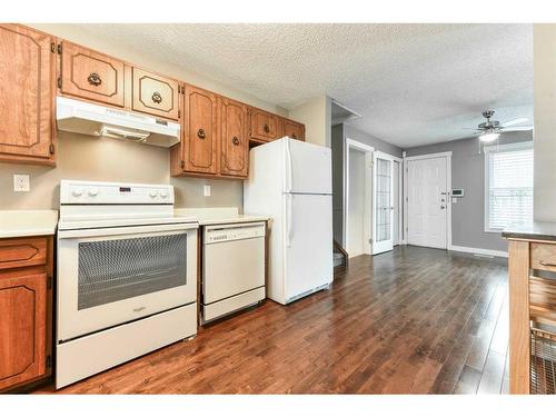 76 Whitehaven Road Ne, Calgary, AB - Indoor Photo Showing Kitchen