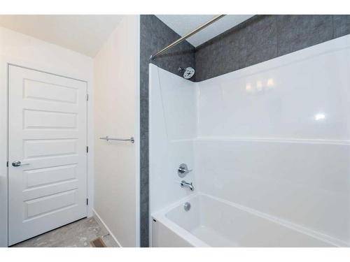 7 Homestead Passage Ne, Calgary, AB - Indoor Photo Showing Bathroom