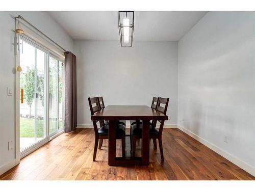 75 Evansview Point Nw, Calgary, AB - Indoor Photo Showing Dining Room